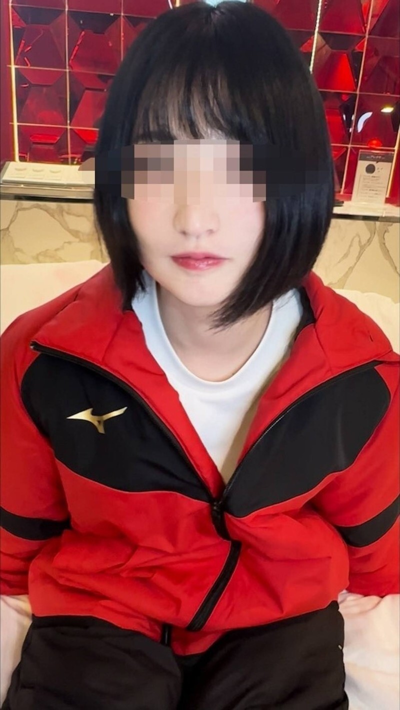 FC2-PPV-4682449 [โบนัสคุณภาพสูง 4K] “กัปตันสโมสรวอลเลย์บอลอายุ 18 ปีจากโตเกียวปรากฏขึ้นพร้อมกับใบหน้าเปิดเผย” วิดีโอ Creampie ครั้งแรกในชีวิตของเธอพร้อมสำหรับการตั้งครรภ์ *พร้อมใช้งานในขณะที่หุ้นอยู่